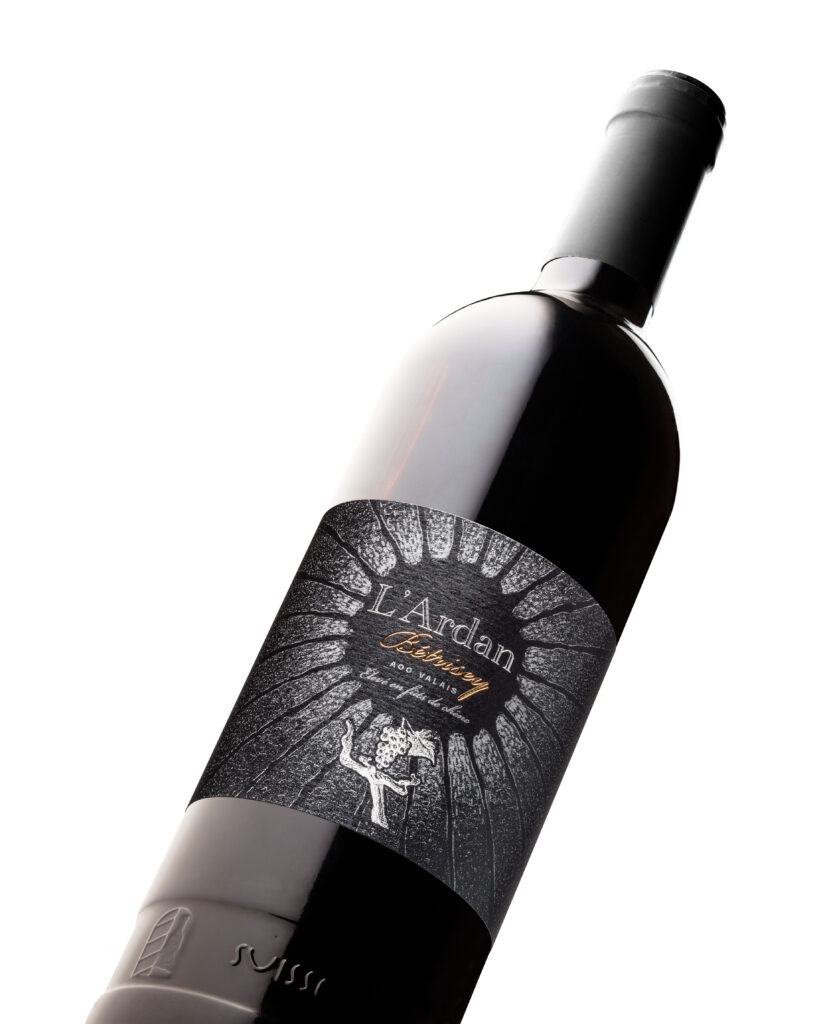 L'ardan est le vin sigature de la cave Etinne Bétrisey à Ayent. Découvrez le vrai gout du Valais